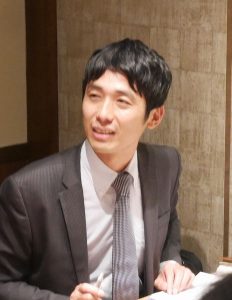 進行　神山総務委員長